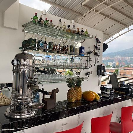 Hotel Alameda Plaza Кали Екстериор снимка