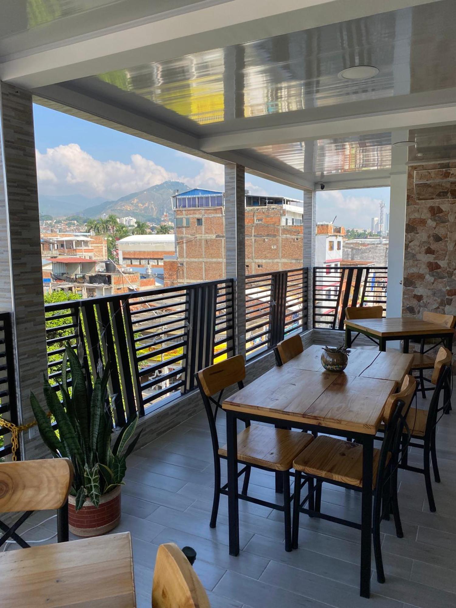 Hotel Alameda Plaza Кали Екстериор снимка
