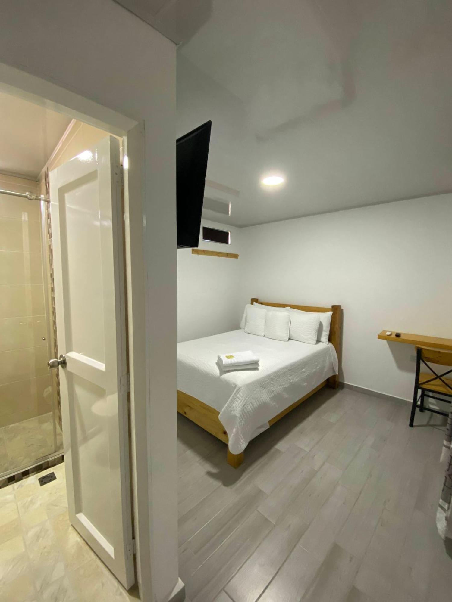 Hotel Alameda Plaza Кали Екстериор снимка