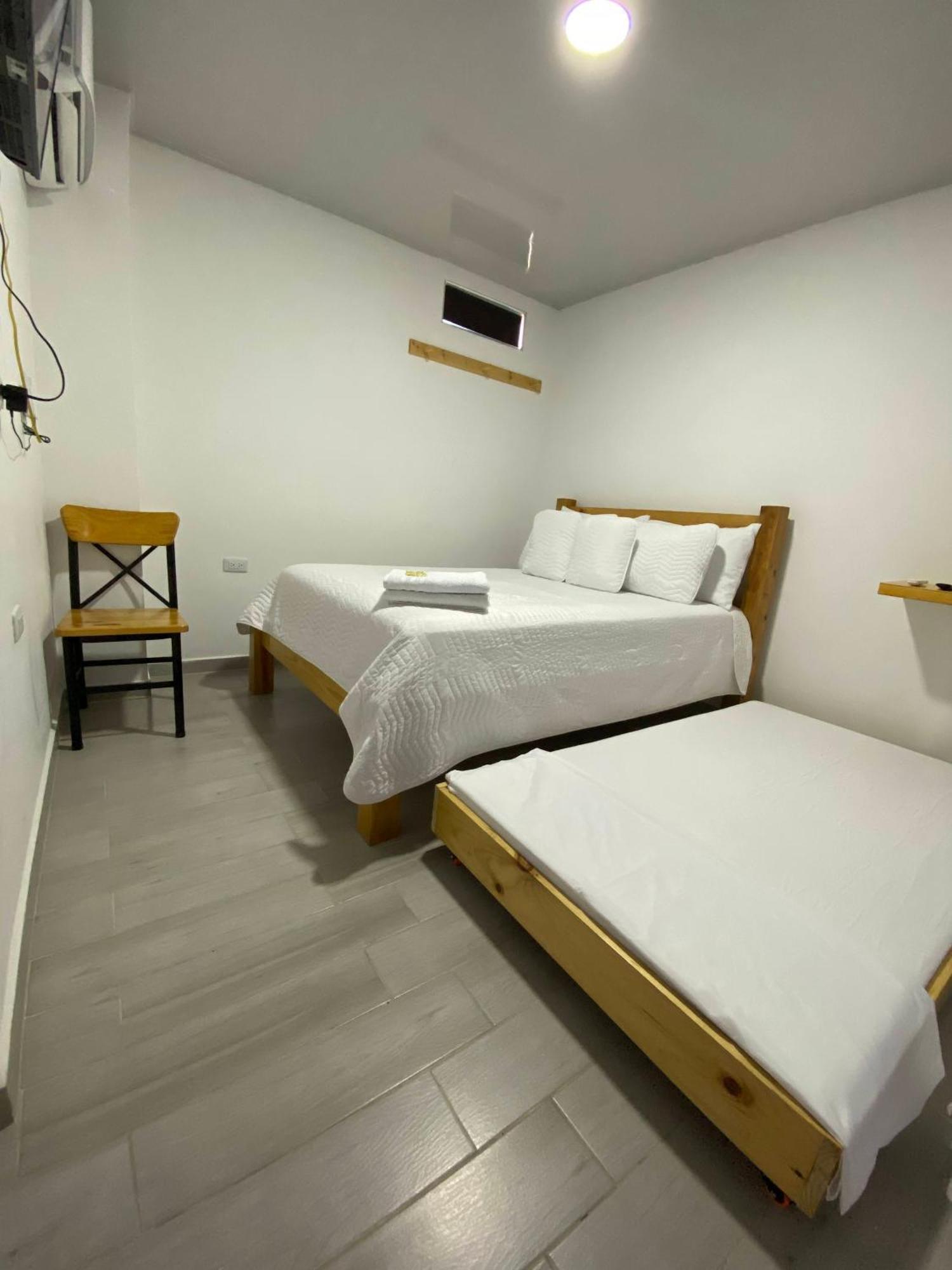 Hotel Alameda Plaza Кали Екстериор снимка