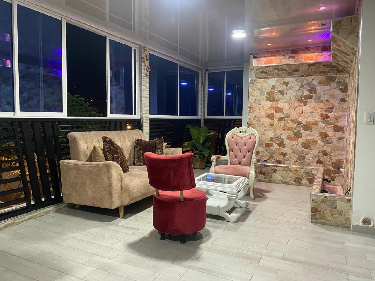 Hotel Alameda Plaza Кали Екстериор снимка